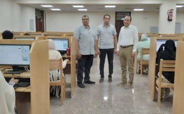 امتحانات كلية الطب البشري  بمركز الاختبارات الالكترونية بجامعة سوهاج